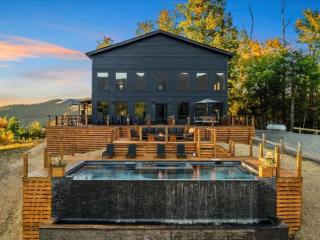 Mt Sunshine - Infinity Pool Sleeps 22 12 Beds - Cosby - 8