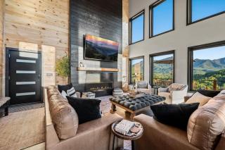 Mt Sunshine - Infinity Pool Sleeps 22 12 Beds - Cosby - 1