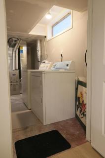 3br - near shops dining, 9 min DT, 4 min to UofC - Calgary - 9