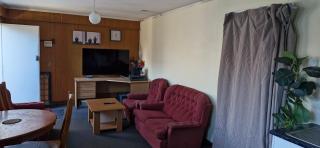 Hillcrest Term-Downstairs Room - Hamilton - 9