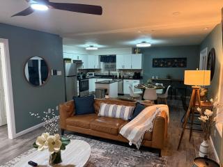 Sunrise Experience w/King Size Bed & Pet Friendly - Roswell - 3