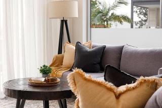 Stylish Pad, Ocean Views, Walk to Hastings Street - Noosa Heads - 1