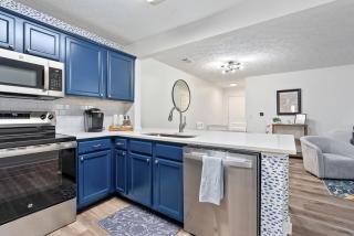 Sweet Home AU Condo 2 Mins to Downtown & Stadium - 3