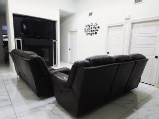 Family Luxury home with Pool in McAllen near by hospitals and stores - McAllen - 4