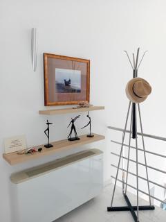 Beach Artemisia Malibu style town house sleep 6 - 9