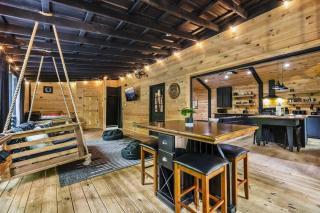 Black Bear Lodge - Fire Pit - Hot Tub - Cosby - 6