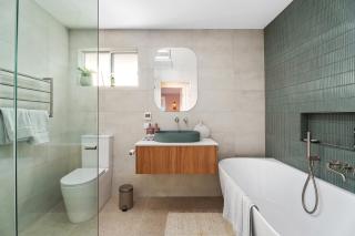 Modern Coastal 4 Bedroom house in paradise, walk to beach and rockpools, large yard - Anna Bay - 7