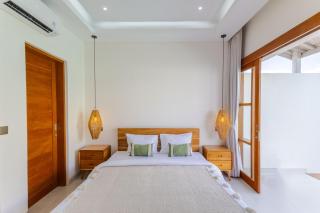 Villa Sylvia by Pertama Stay - 9