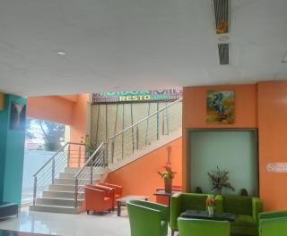 Lynt Hotel Makassar - 1