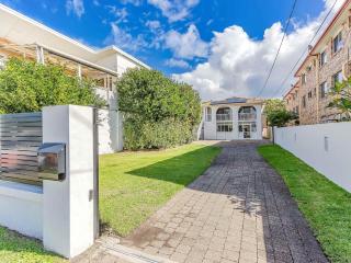 Pet Friendly Coastal 6 Bedroom - sleeps 12 - Tweed Heads - 0