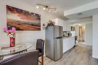 Private Guest Suite with King bed - Centennial - 3