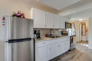 Private Guest Suite with King bed - Centennial - 2