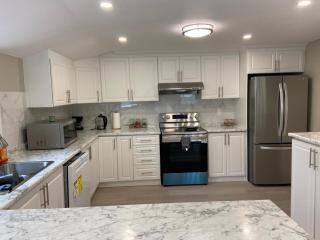 Lake Front Red Roof Cottage In Bancroft Hwy 62 S - - 8