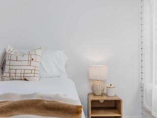 Urbanstayz - Lower Lvl Boyd- Sunny Coastal Home Pet Friendly - 4