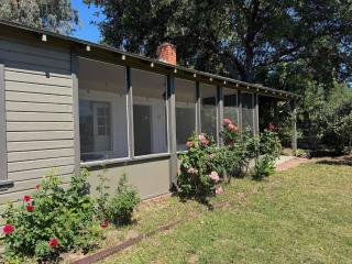 Cozy Stay on Lavender Farm - 6