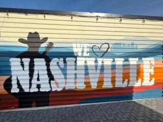 Honky Tonk Hangout - Minutes to Downtown - Rooftop - Nashville - 9