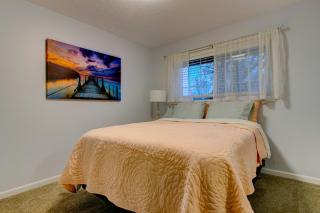 Modern Luxuries in a Quiet Convenient Location - Vancouver - 1