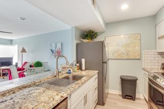 Oceanfront Condo in Harbor Island Community! - - 3