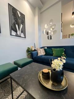 Hi speed wifi, city centre flat - 9