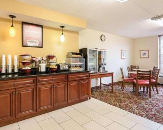 Econo Lodge Near Quantico Marine Base - Dumfries - 1