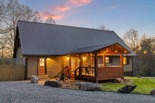 Hemlock Haven - Fall Creek Falls Escape -Sleeps 16 - Sampson - 2
