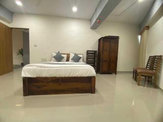 HOTEL O KING PALACE - Ahmedabad - 8
