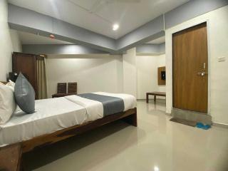 HOTEL O KING PALACE - Ahmedabad - 5