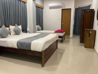 HOTEL O KING PALACE - Ahmedabad - 7