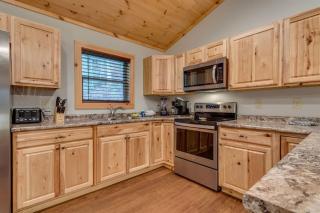 High Johnny's Hideout- Secluded w Private Hot Tub - Sevierville - 6