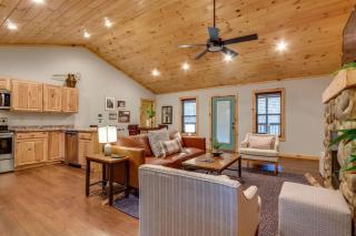 High Johnny's Hideout- Secluded w Private Hot Tub - Sevierville - 2