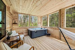 The Greenhouse NEW - 450ft to Trailhead - 7