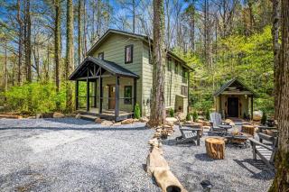 The Greenhouse NEW - 450ft to Trailhead - Cosby - 4