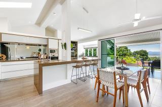 Prime Location, Views & Sunsets, Walk to Hastings - Noosa Heads - 0