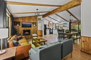 Outdoor Paradise on the Creek - Jacuzzi - Stocked - Cosby - 7