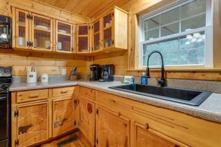 Secluded Creekside Cabins with Hot Tubs - Perfect - Cosby - 5