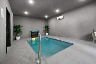 Fall Getaway at Smokey Blues Cabin - Indoor Pool - Pigeon Forge - 8