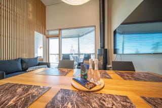 Peak Chalet by Aavalevi Holidays, Ski-in Ski-out, Mountain View - 1