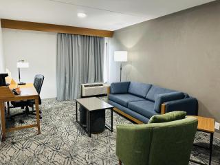 Country Inn & Suites by Radisson, Canton near Hall of Fame - Canton - 6