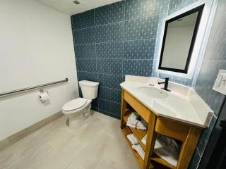 Country Inn & Suites by Radisson, Canton near Hall of Fame - Canton - 3