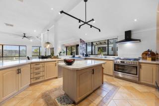 Coastal Retreat with Pool Alfresco & Family Comfo - 3