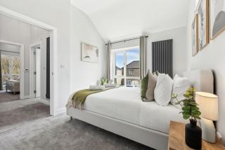 Stunning Detached Property - Cambridge - 4
