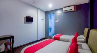 OYO 89895 Senses Budget Hotel - Banting - 1