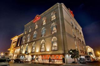 Hawthorn Suites by Wyndham Al Khobar - Khobar - 1