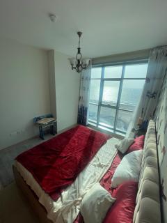 Beach view apt pool access - Ajman - 0