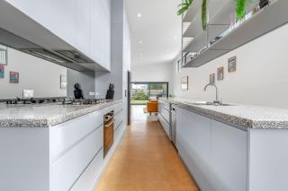 Allure - stunning in central Port Fairy - 2