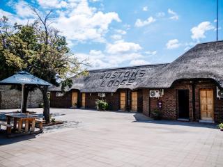 Bostons Lodge & Restaurant - Jan Kempdorp - 0