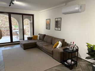 Luxury 3 Bed Apartment with Large Outdoor Pools and Gardens - Qala - 5