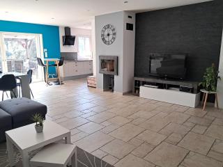 Family villa with pool - Barbentane - 9