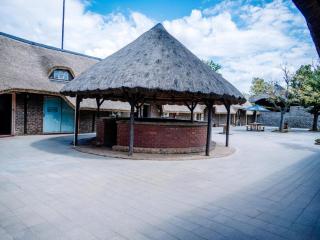 Bostons Lodge & Restaurant - Jan Kempdorp - 9