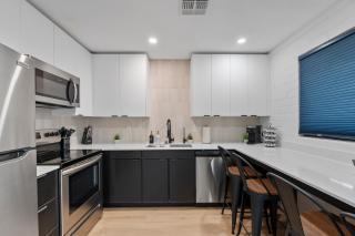 Biltmore 2BR Bungalow #4 - Workspace, Free Parking, Laundry, Patio! - Phoenix - 9
